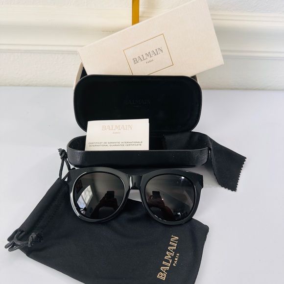 Balmain Accessories - BALMAIN Classic Black Sunglasses